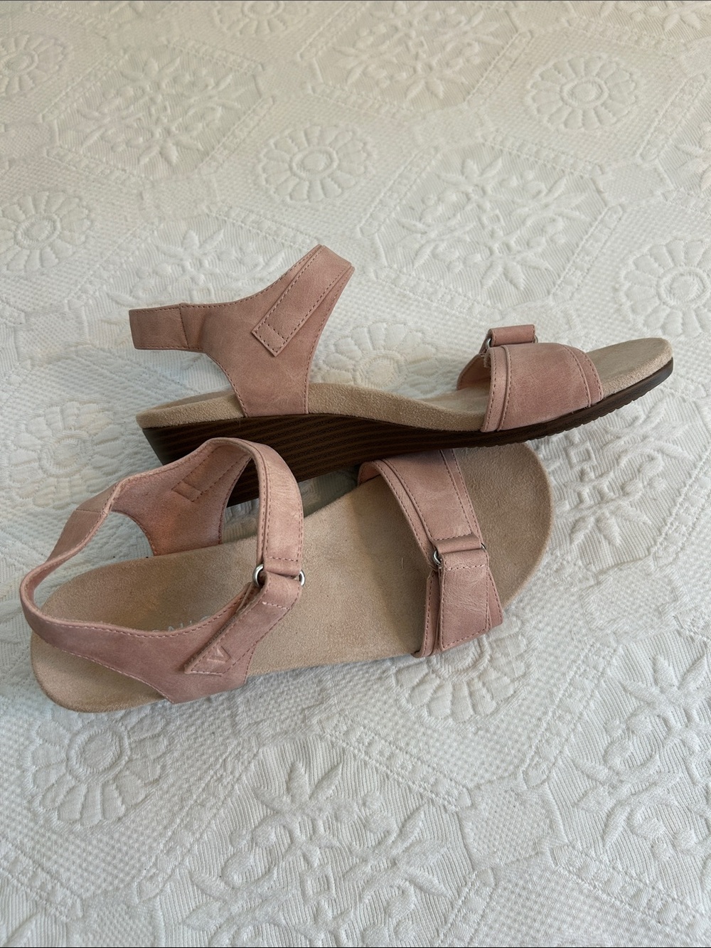 Vionic blush wedge sandal size 9 - Picture 2 of 5